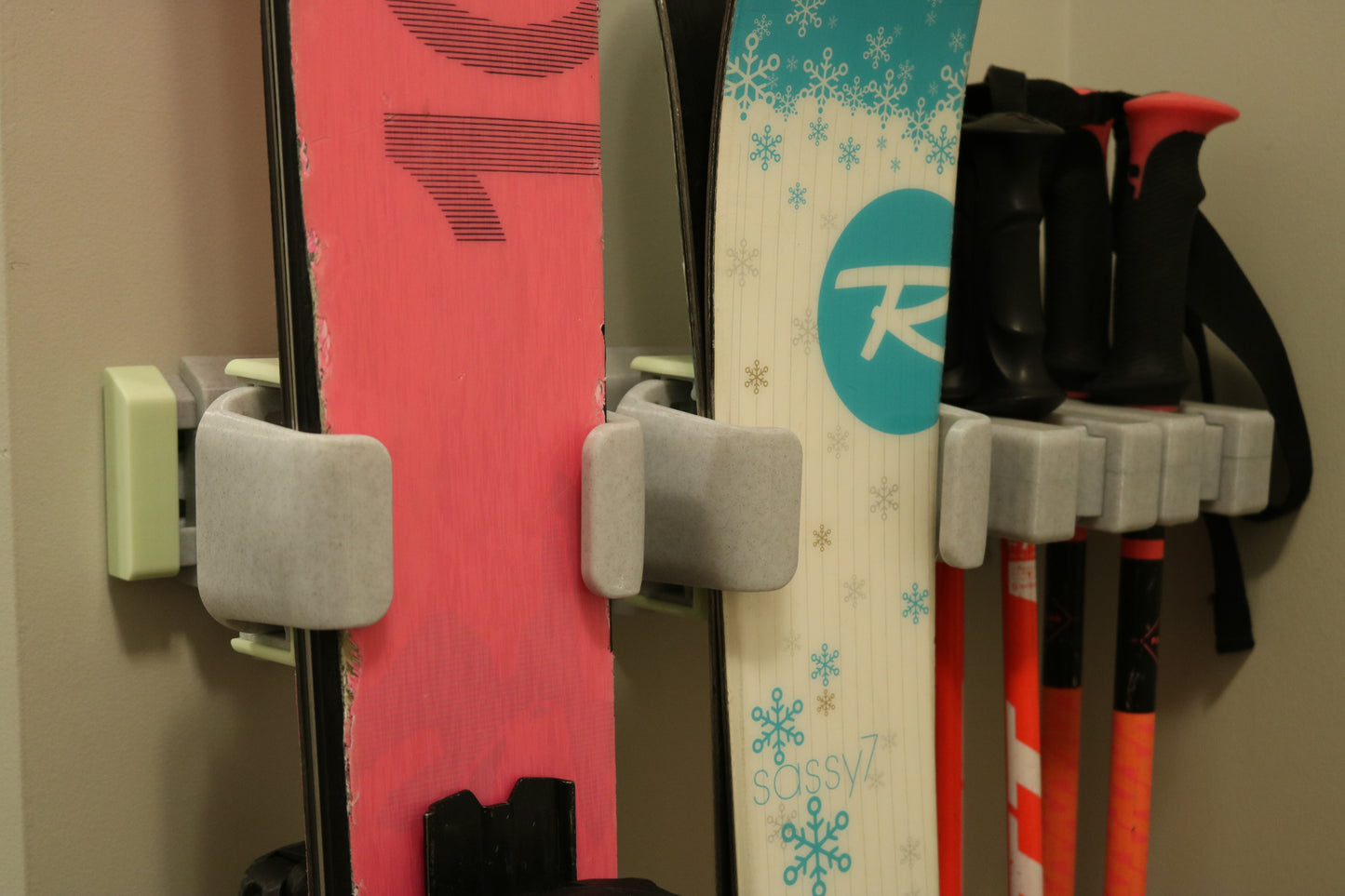 Spring-Loaded Ski Edge Clamp