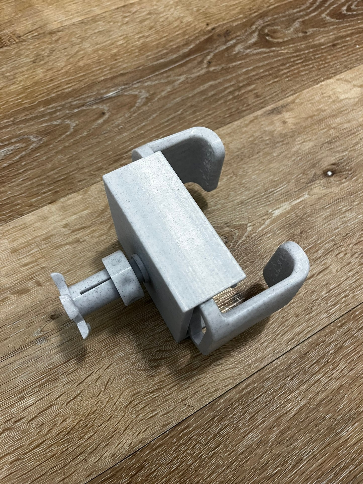 Spring-Loaded Ski Edge Clamp
